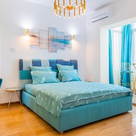 New Studio Carturesti - City Center บูคาเรสต์ ภายนอก รูปภาพ