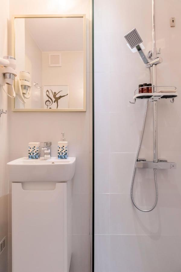 New Studio Carturesti - City Center บูคาเรสต์ ภายนอก รูปภาพ
